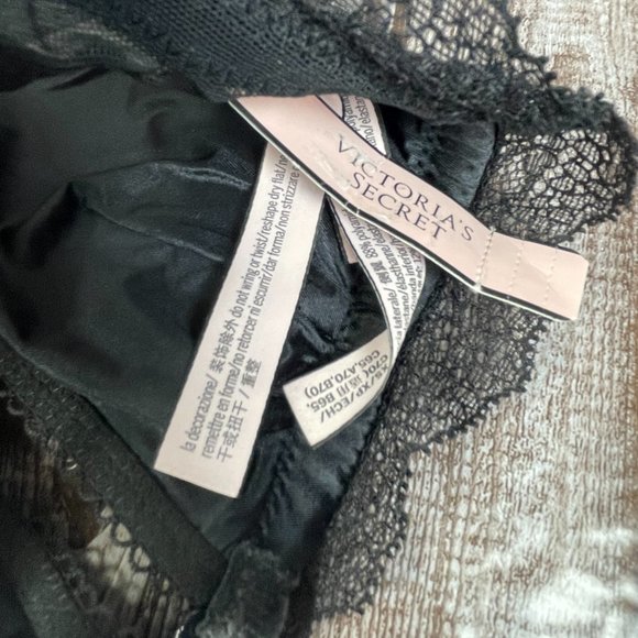 VICTORIA'S SECRET Women's XS Wireless Padded Black Bralette Bra Lace NWT NEW - Picture 3 of 5